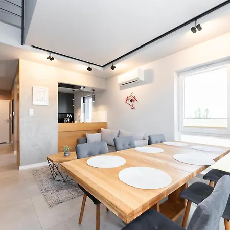 Highest Penthouse In Lodz- Ii Floors With View &free Parking