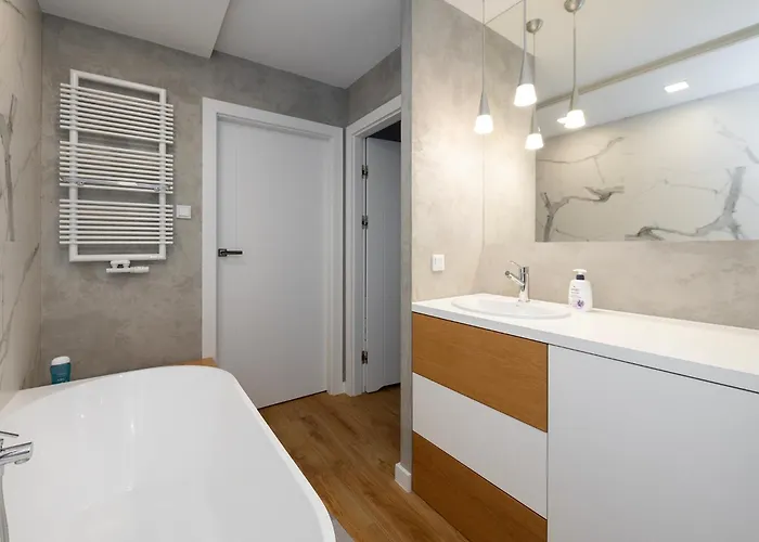 Highest Penthouse In Lodz- Ii Floors With View &free Parking Łódź