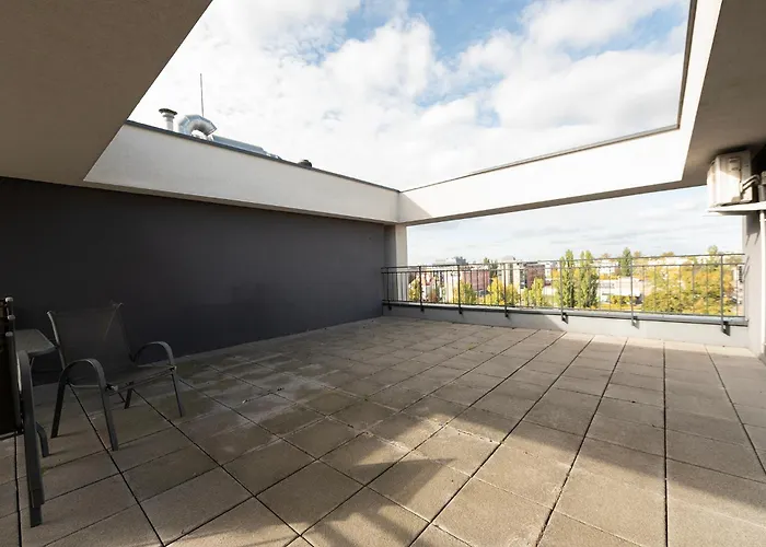 Highest Penthouse In Lodz- Ii Floors With View &free Parking Appartement